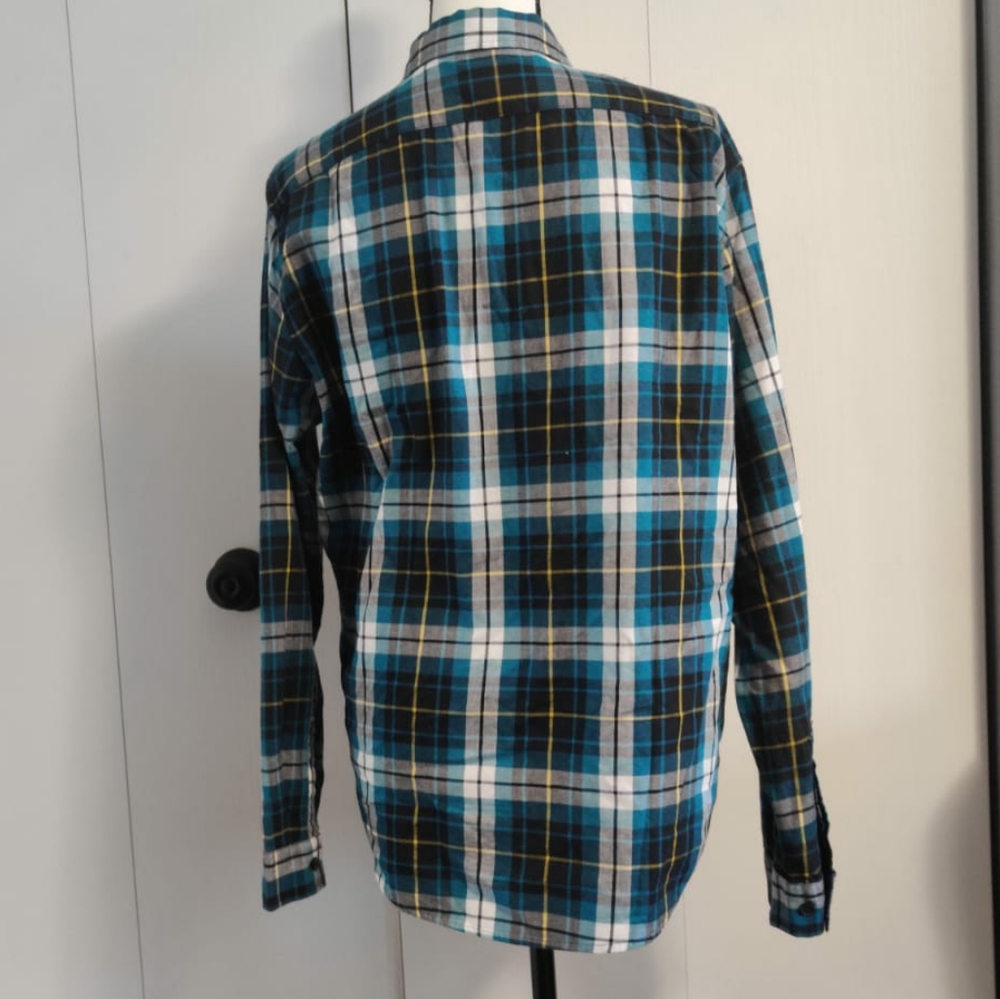 🍀H&M long sleeve casual button up - Picture 2 of 3